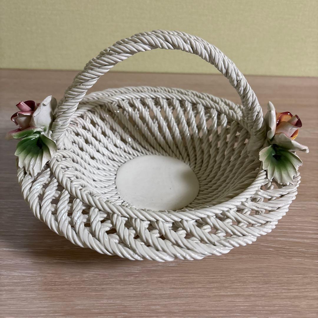 レトロでラブリーなカゴ