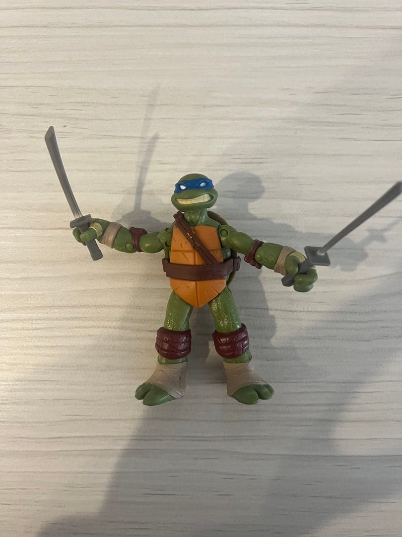 ミュータント・タートルズ アクションフィギュア 8体＋乗り物4台セット