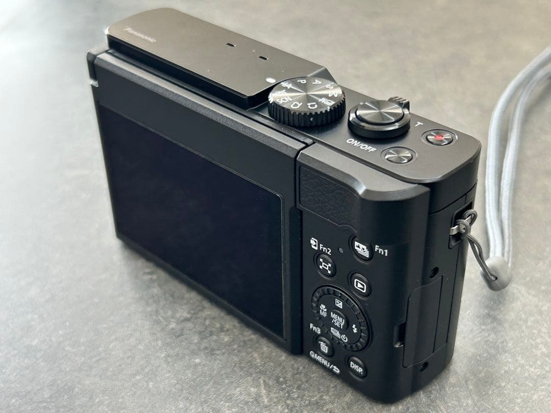 【美品・一度使用·バッテリー3個付】LUMIX TZ99ブラック