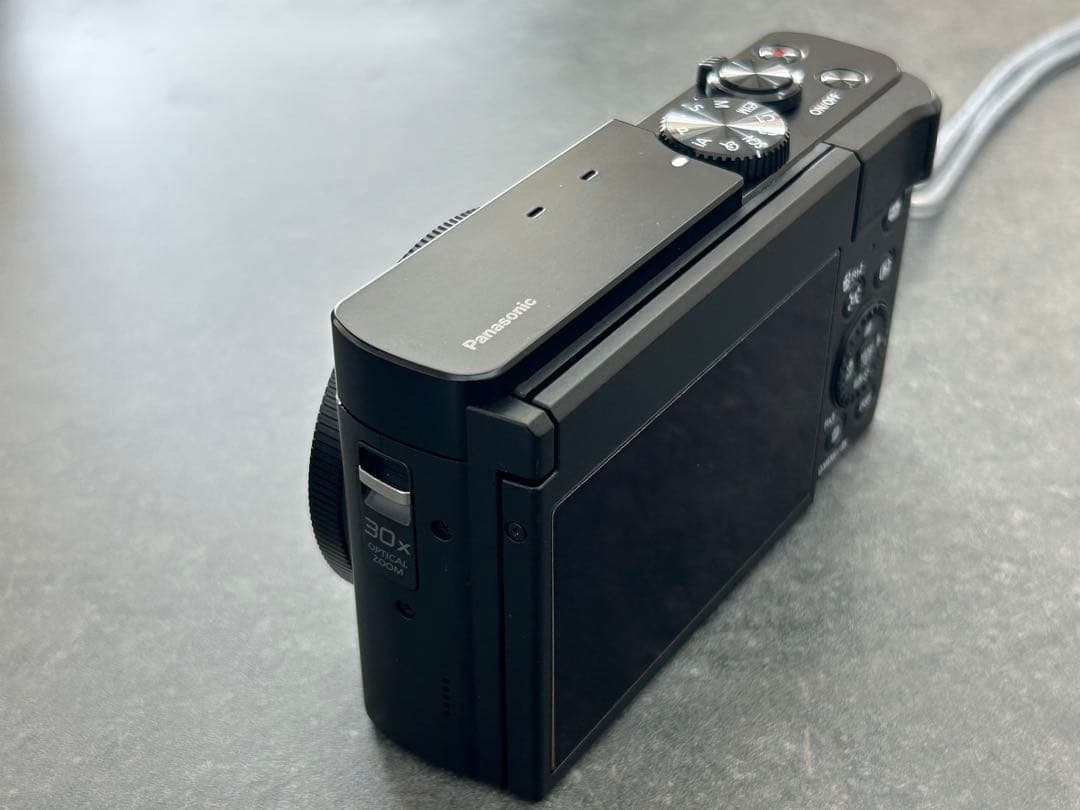 【美品・一度使用·バッテリー3個付】LUMIX TZ99ブラック