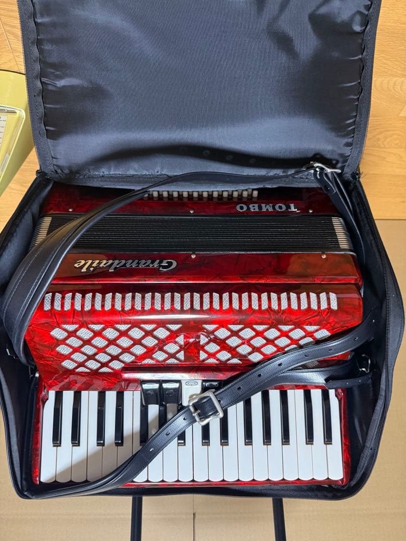 美品⭐︎トンボ Grandaile GT-60⭐︎アコーディオン赤（ケース付）