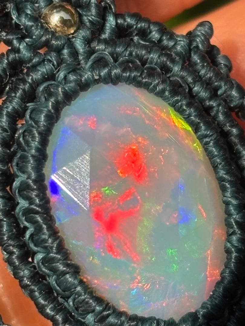 ◆ダブル オパール◆マクラメ編みペンダント