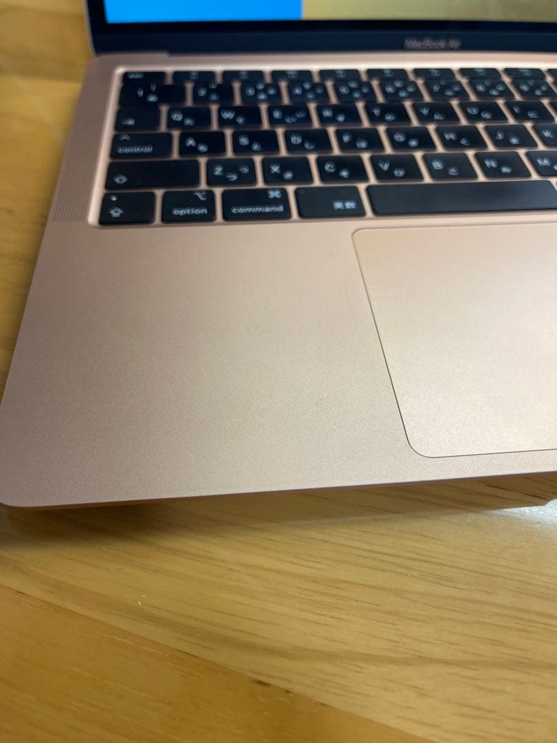 MacBook Air (M1, 2020) 本体