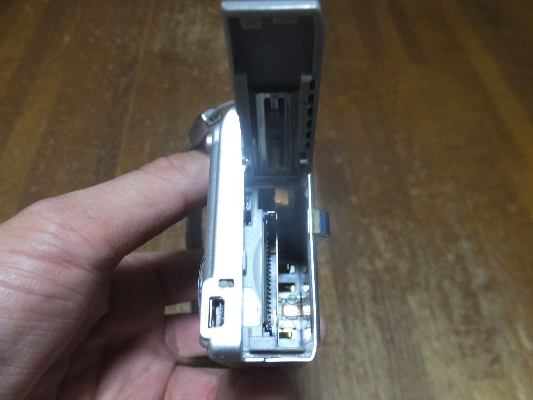 Olympus FE-150 オリンパス デジタルカメラ