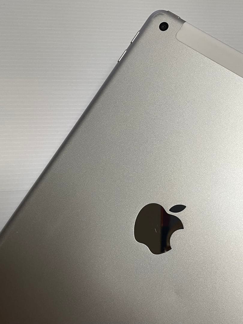 Apple iPad(5) Wi-Fi+ Cellularモデル SIMフリー