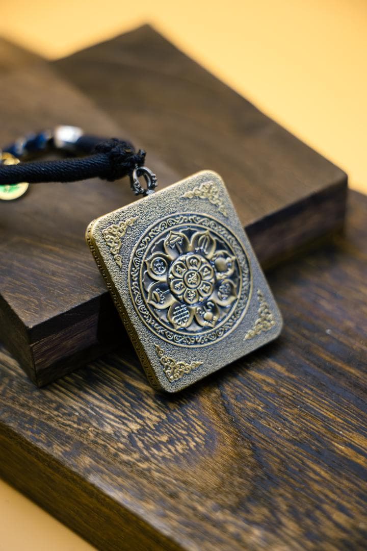 黒財神タンカペンダント仏像デザイン ネックレス