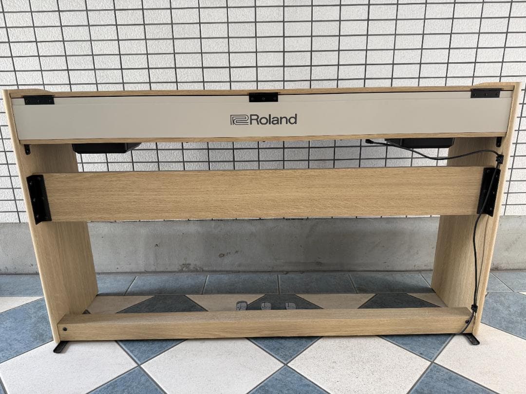 Roland 電子ピアノ ライトオーク F701-LA 送料＆椅子込 2022年