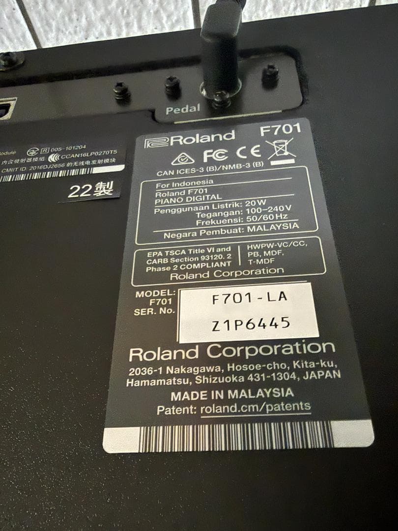 Roland 電子ピアノ ライトオーク F701-LA 送料＆椅子込 2022年