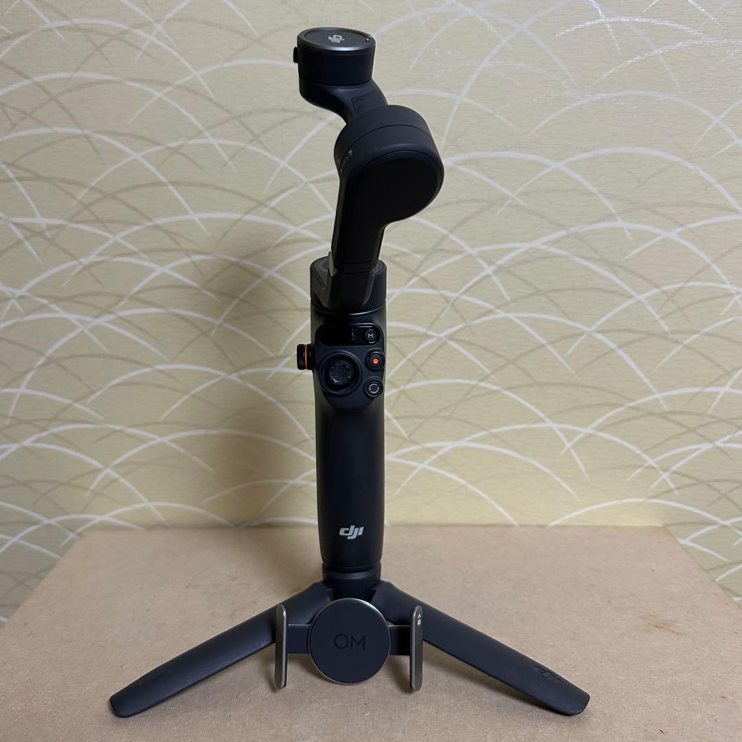 【取引中】スマホ用ジンバル　DJI Osmo Mobile 6
