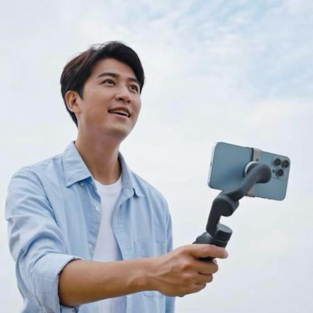 【取引中】スマホ用ジンバル　DJI Osmo Mobile 6