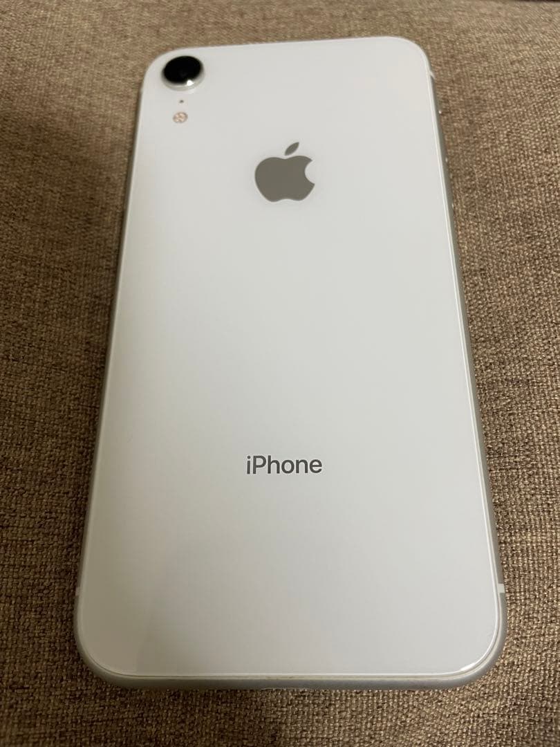 iPhone XR 64G ジャンク品　ホワイト 本体のみ