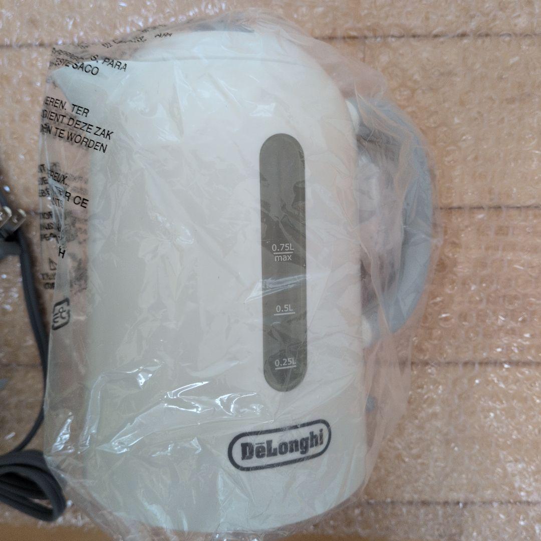 デロンギ【True】電気ケトル0.75LホワイトJKP240J