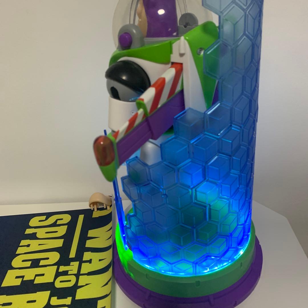 ゲ*ン様 トイストーリー　バズ・ライトイヤー　フィギュア　ポスター