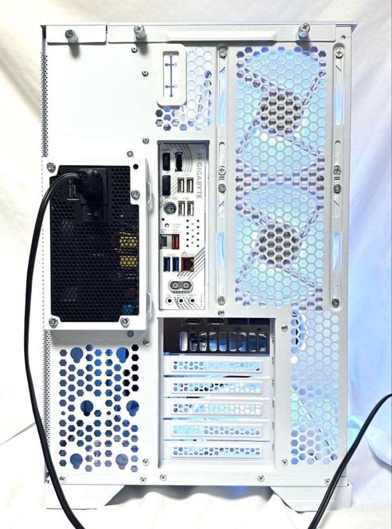 【新品】 ゲーミングPC RTX5070TI RYZEN7 7800x3D