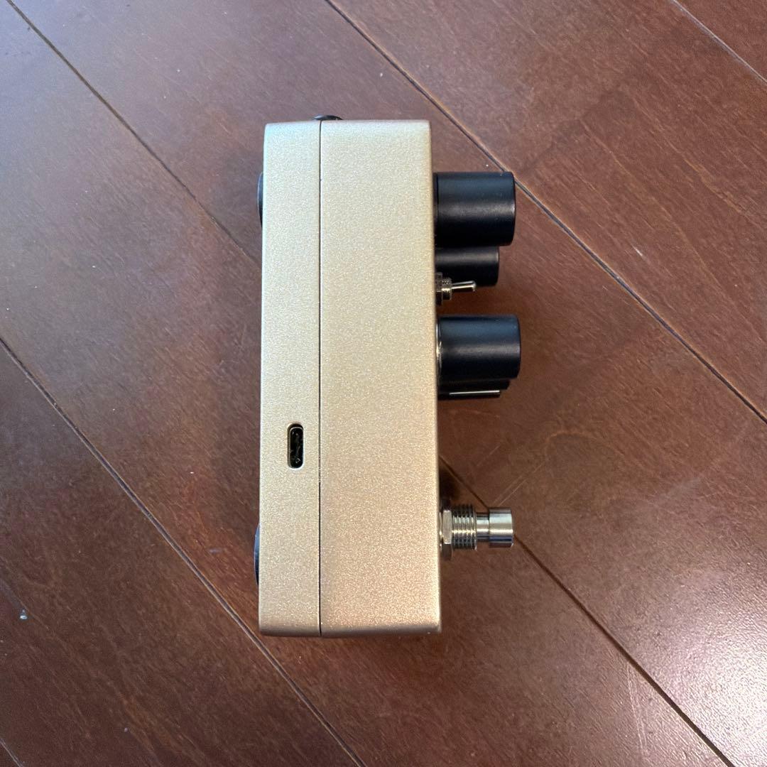 UAFX PLATE REVERB ゴールド