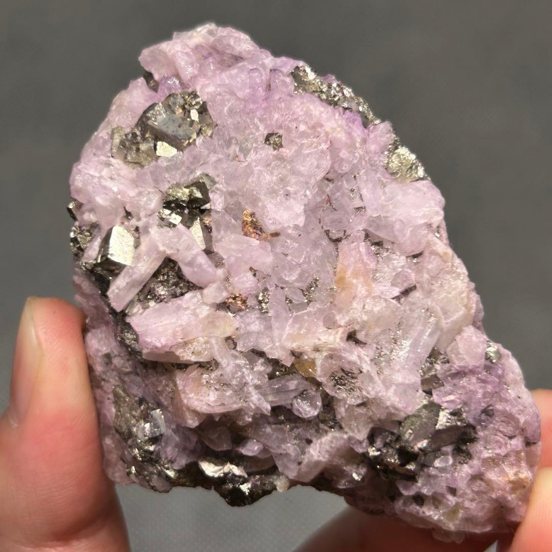 レア　ナミビア産　パープライト　パイライト　共生　原石　182g