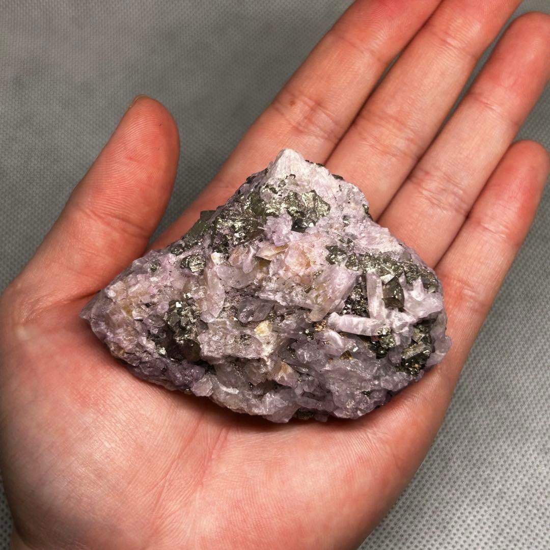 レア　ナミビア産　パープライト　パイライト　共生　原石　182g