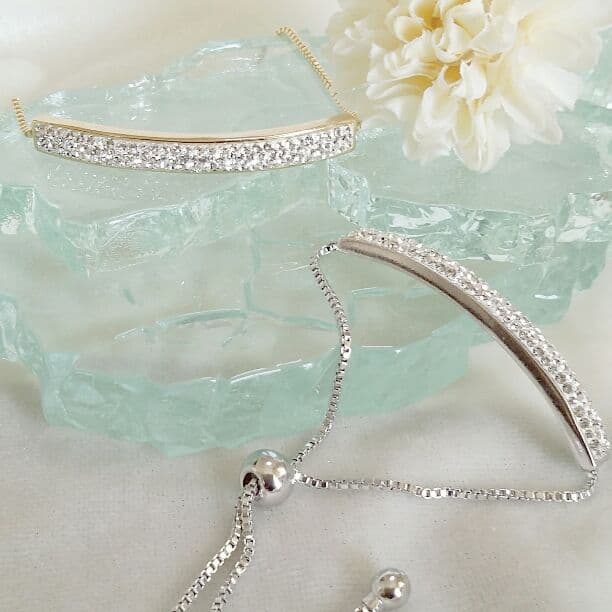 グルーデコ®のスワロフスキーアクセサリー　カーブブレスレット(ゴールド色台)