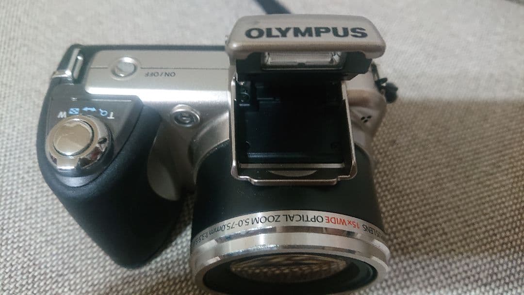 OLYMPUSデジカメSP -600UZ 乾電池使用