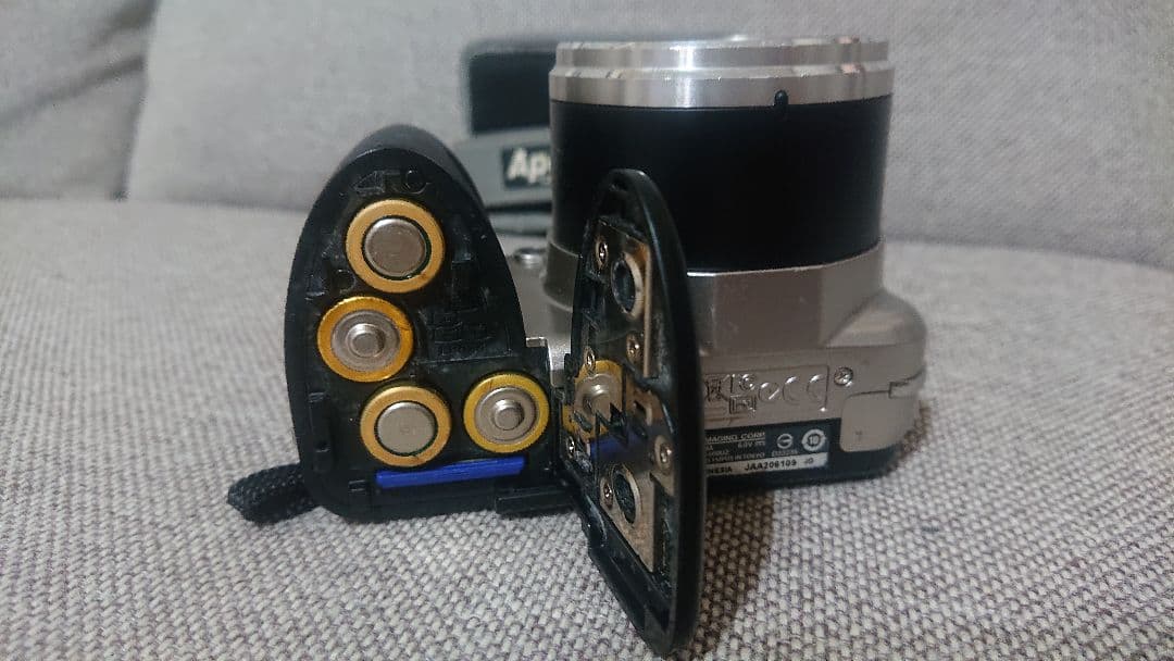 OLYMPUSデジカメSP -600UZ 乾電池使用