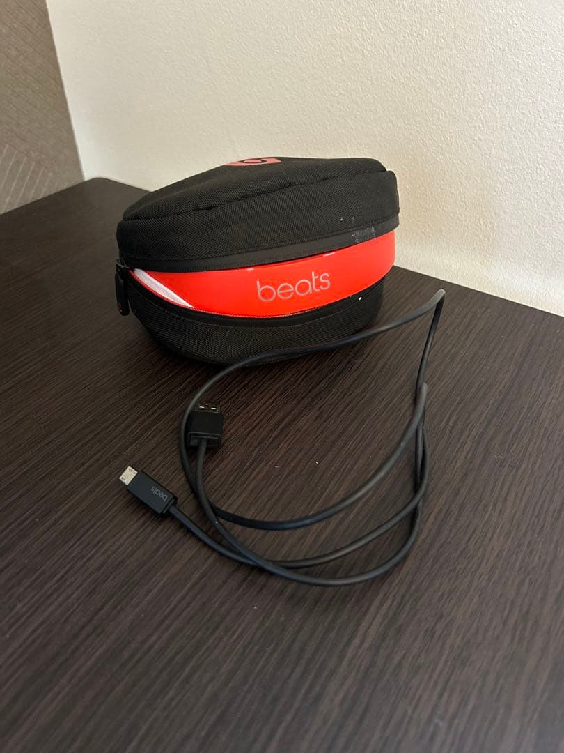 Beats Solo3ワイヤレスヘッドホン レッド