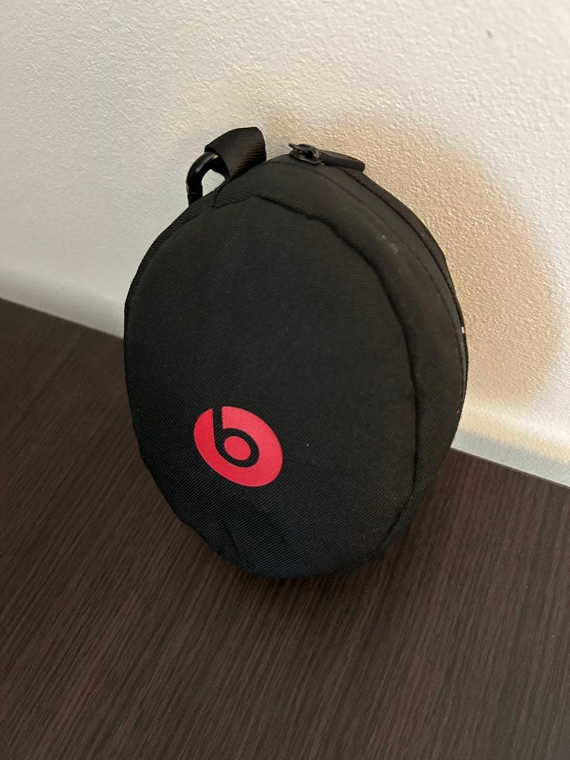 Beats Solo3ワイヤレスヘッドホン レッド