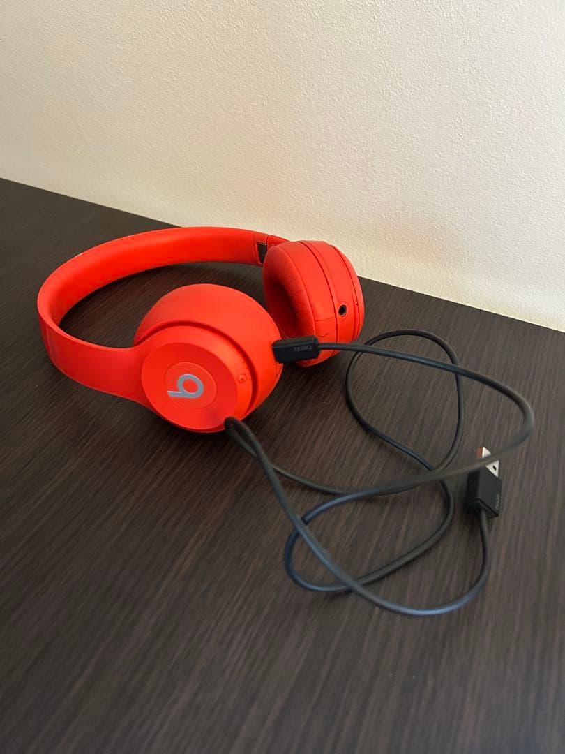 Beats Solo3ワイヤレスヘッドホン レッド
