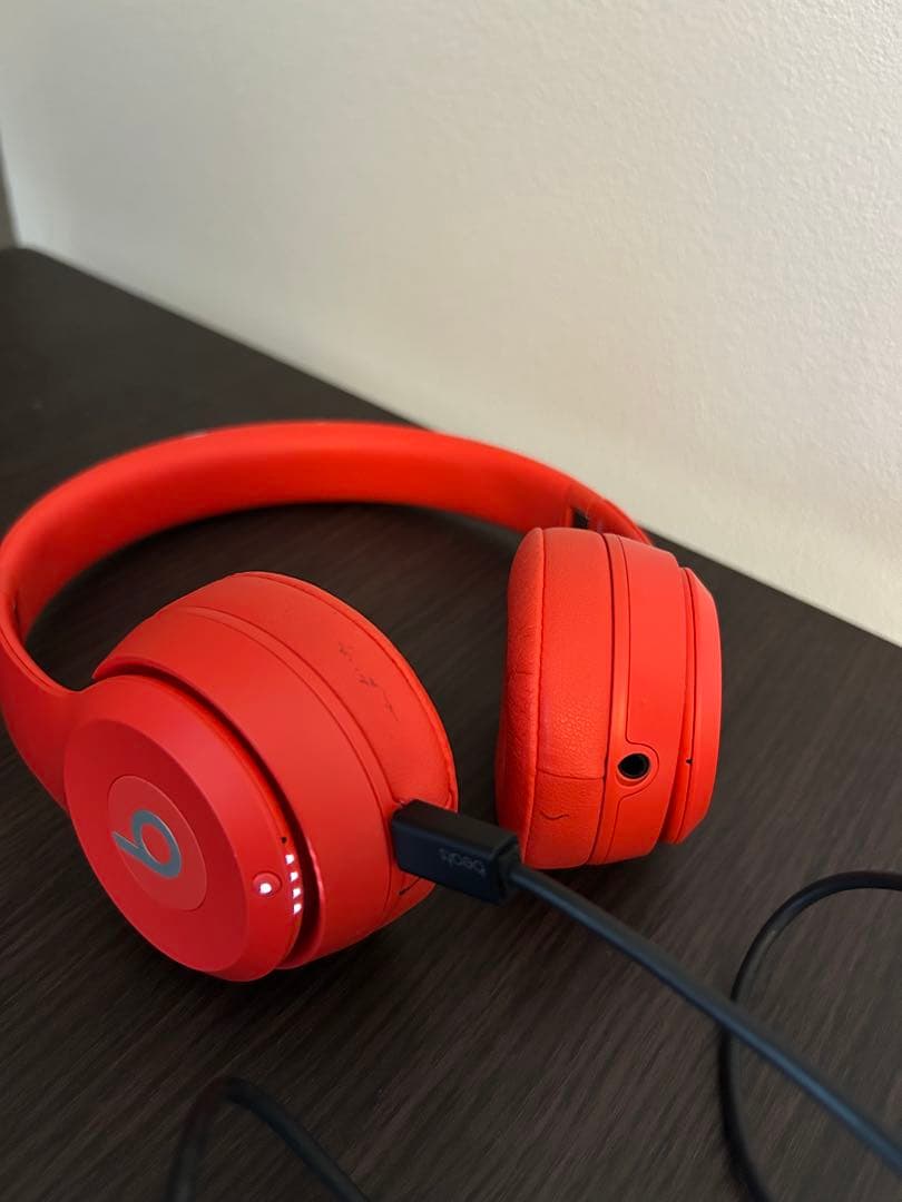 Beats Solo3ワイヤレスヘッドホン レッド
