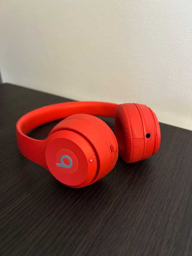Beats Solo3ワイヤレスヘッドホン レッド