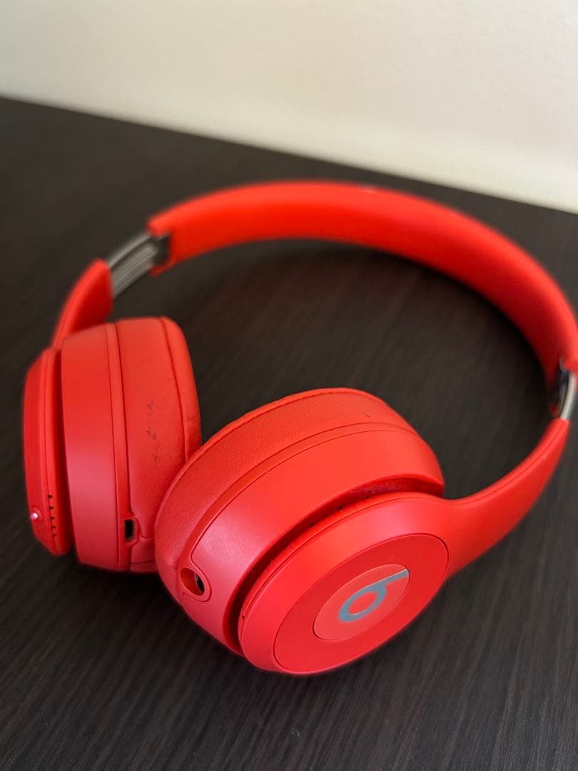 Beats Solo3ワイヤレスヘッドホン レッド