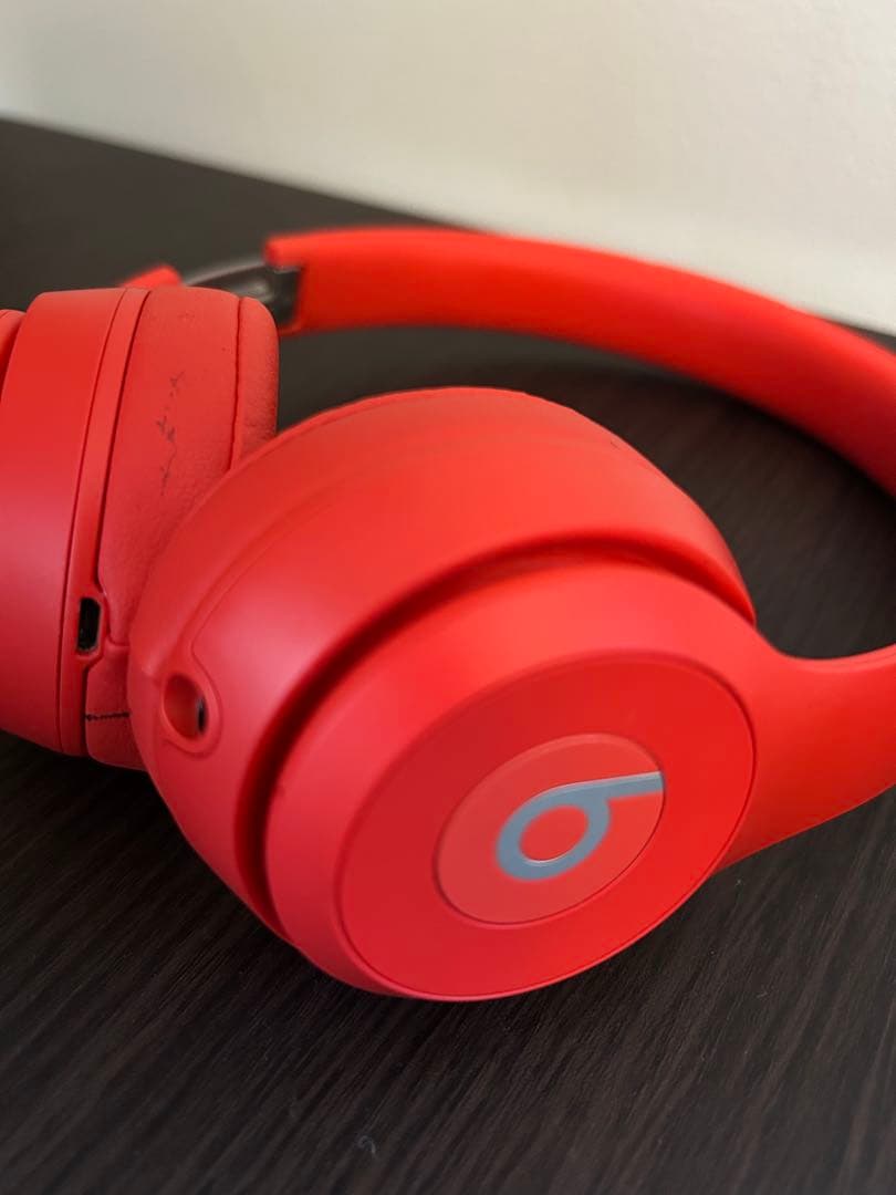 Beats Solo3ワイヤレスヘッドホン レッド