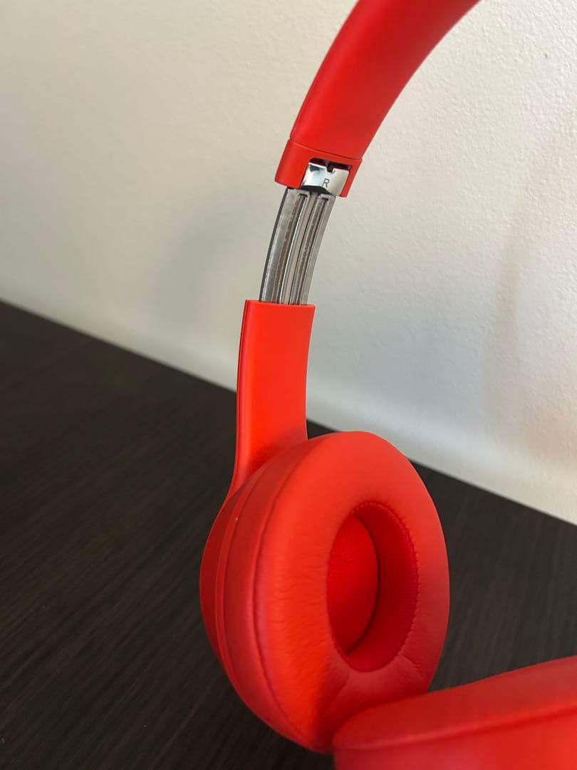 Beats Solo3ワイヤレスヘッドホン レッド