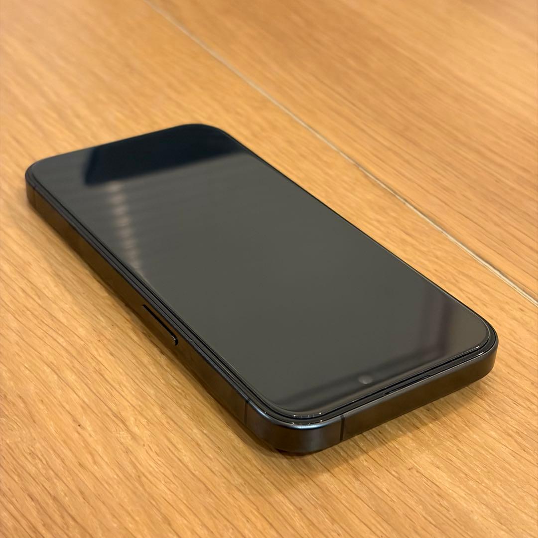 【美品】iPhone 15 Pro 256GB ブラックチタニウム SIMフリー