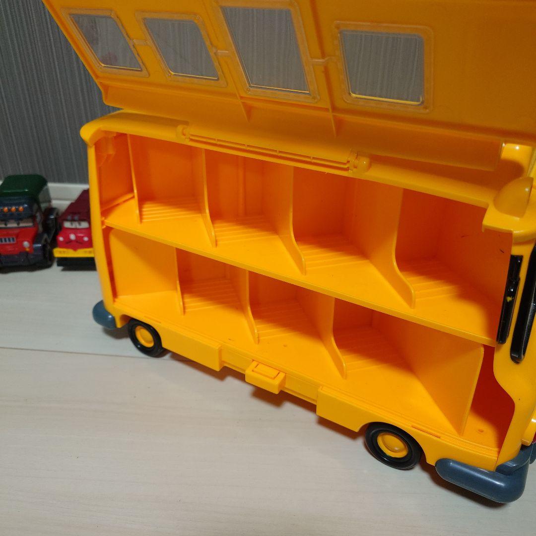 ロボカーポリー　変身変形ロボット　ダイキャスト　ミニカー　スクールビー　収納