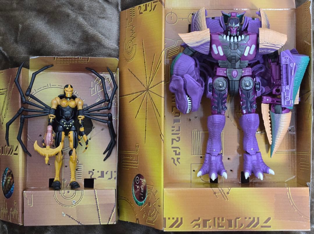 キングダム KD-04 メガトロン　KD-05 ブラックアラクニア ビースト