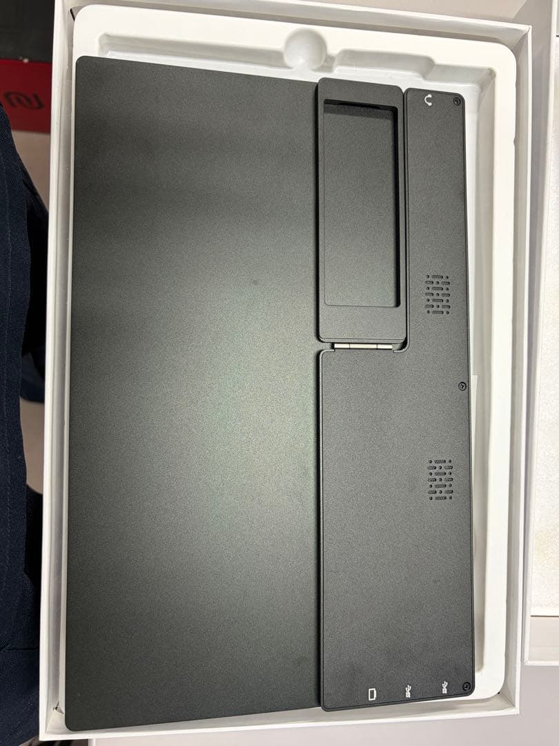 4K、ポータブルモニター、おまけ（ケーブル）付き