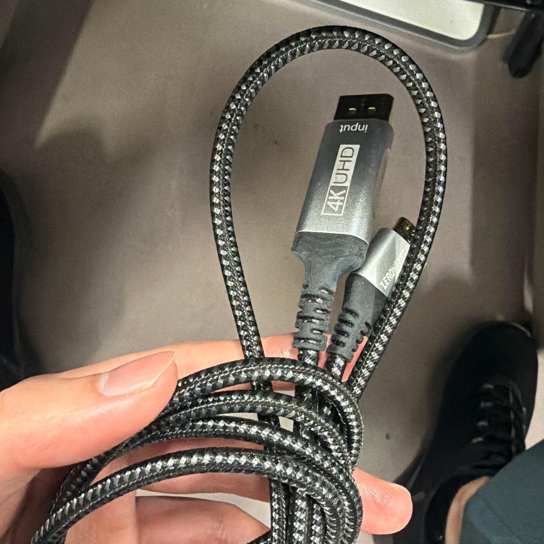 4K、ポータブルモニター、おまけ（ケーブル）付き