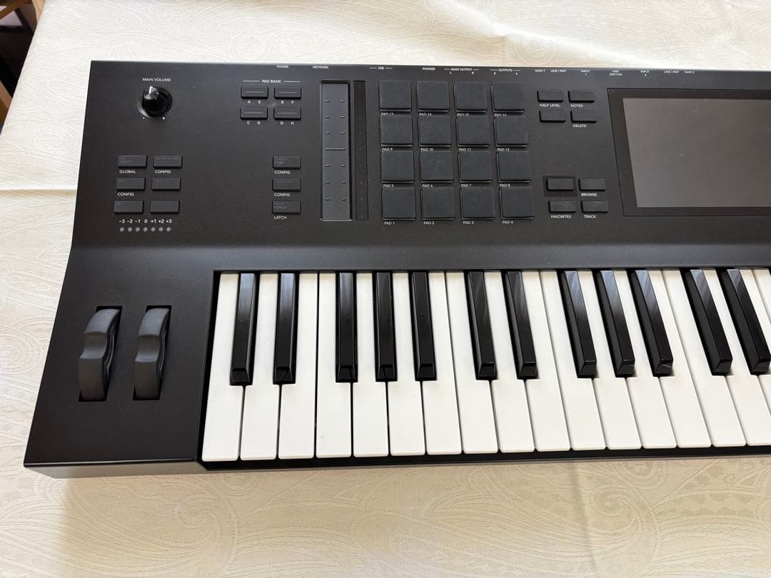 MPC KEY61 ワークステーションシンセサイザー　サンプラー