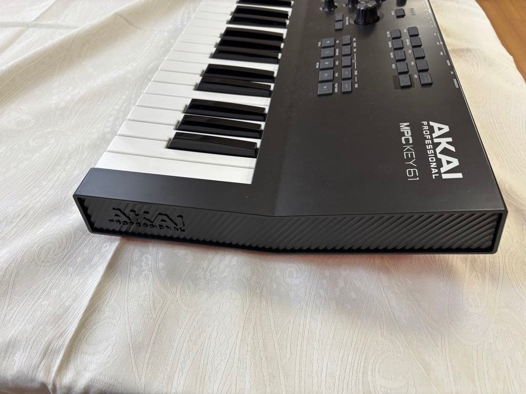 MPC KEY61 ワークステーションシンセサイザー　サンプラー