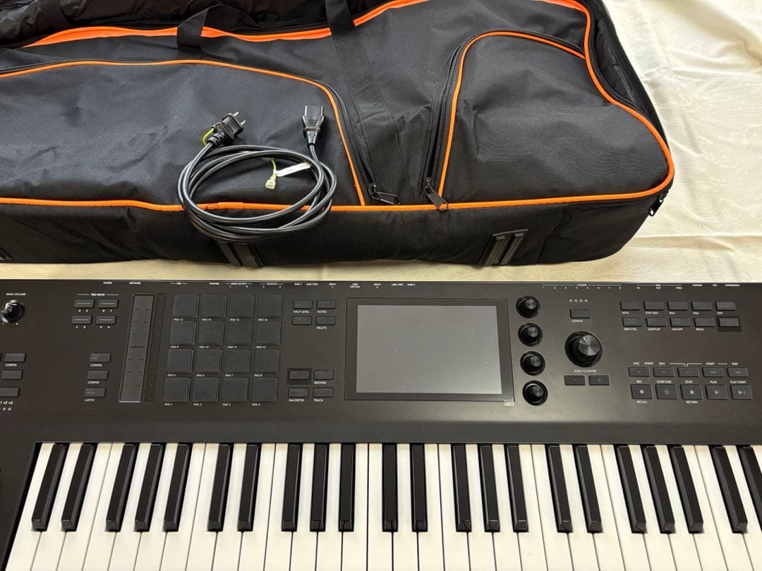 MPC KEY61 ワークステーションシンセサイザー　サンプラー