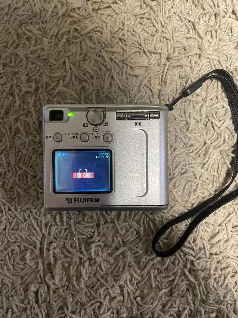 フジフイルム　デジカメ FinePix 4500 単3電池駆動