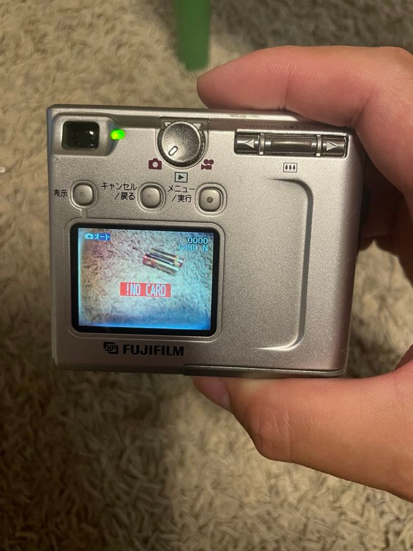 フジフイルム　デジカメ FinePix 4500 単3電池駆動