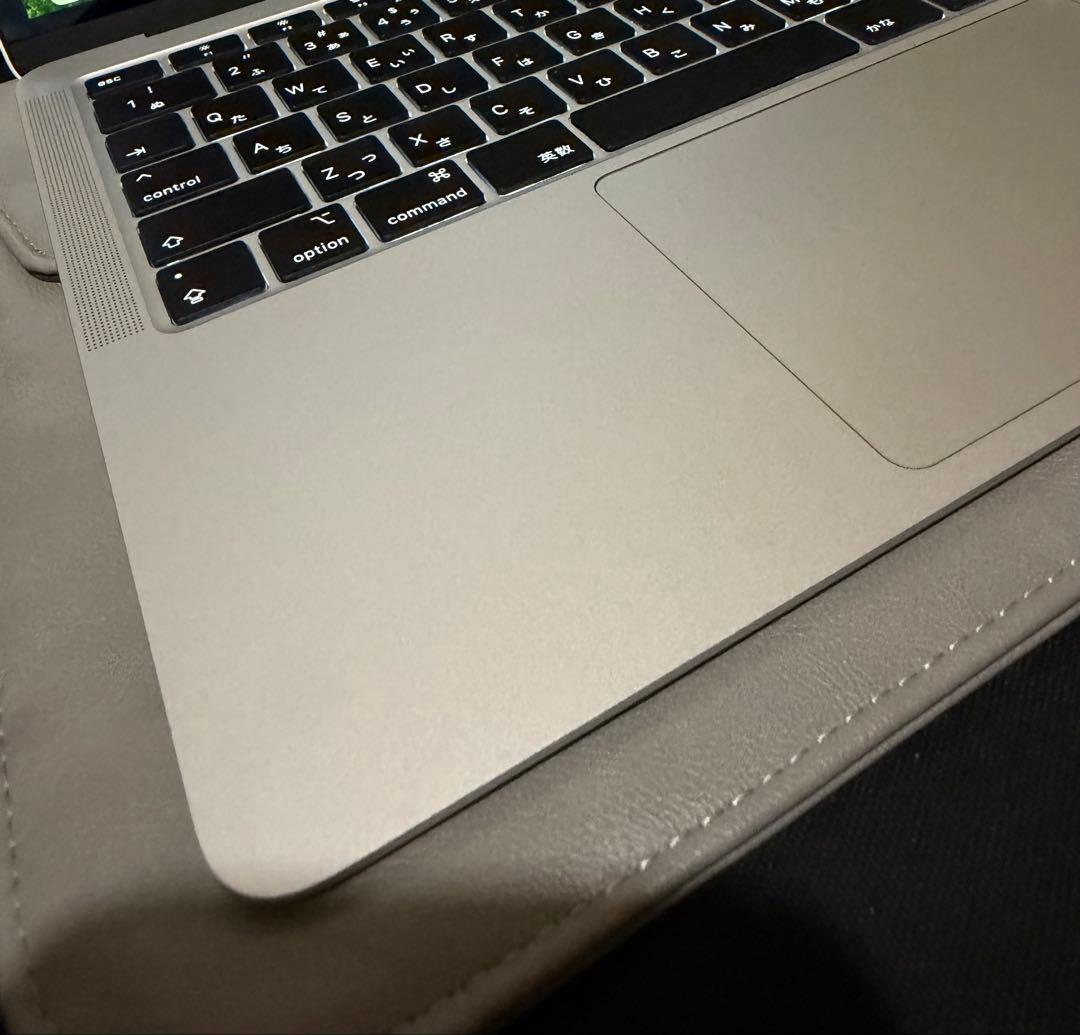Macbook Air M1 (2020) 13インチ8GB/512GB