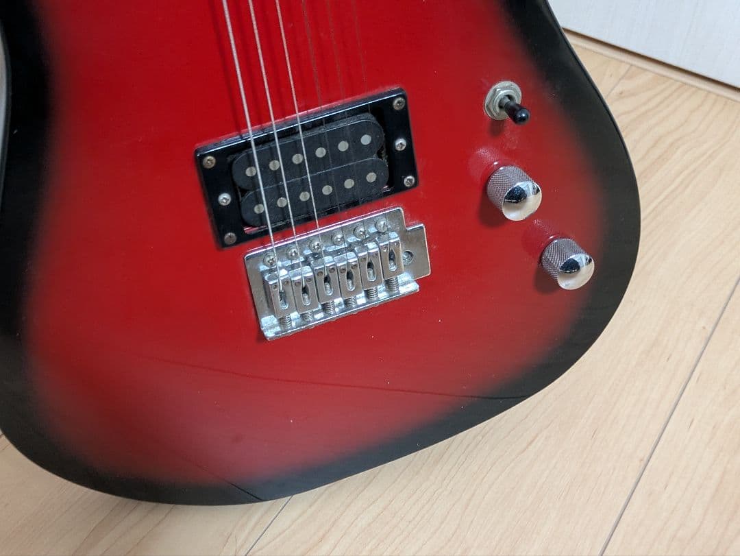 エレキギターPrologue　カスタムメイド　グラデーションレッドソフトケース付