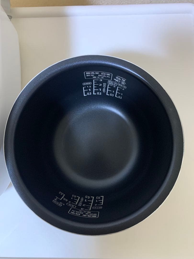 アイリスオーヤマ　IHジャー炊飯器　RC-IK30 2021年製3合　説明書付き