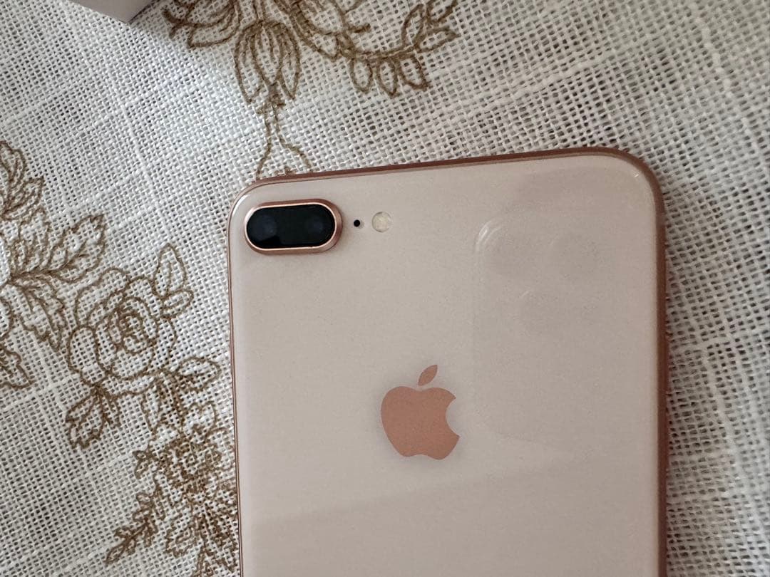 【iPhone 8 Plus ゴールド】本体＋箱あり