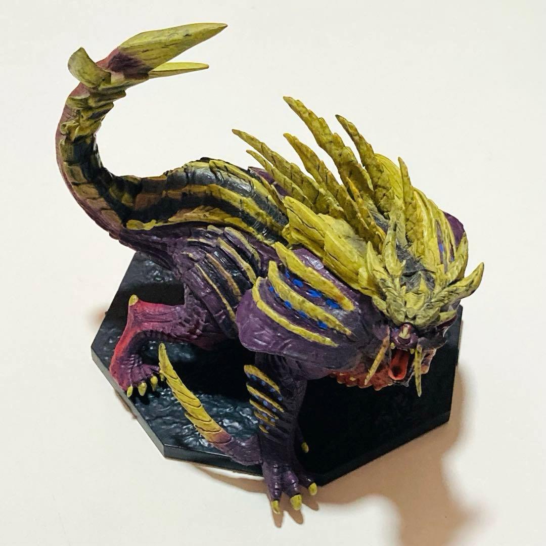 美品✳️モンスターハンター『マガイマガド 怒り状態 カプコン フィギュアビルダー』