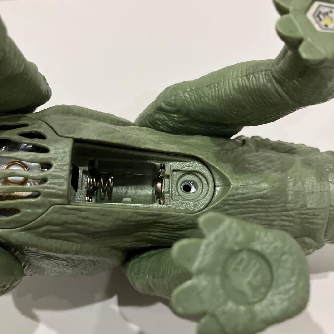 マテル　ジュラシックワールド　サバイバルキャンプ　恐竜フィギュア 8体セット