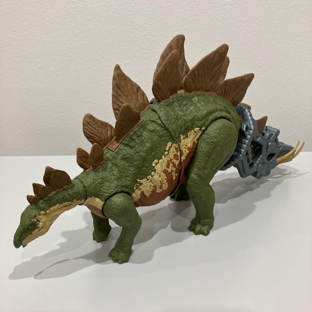 マテル　ジュラシックワールド　サバイバルキャンプ　恐竜フィギュア 8体セット