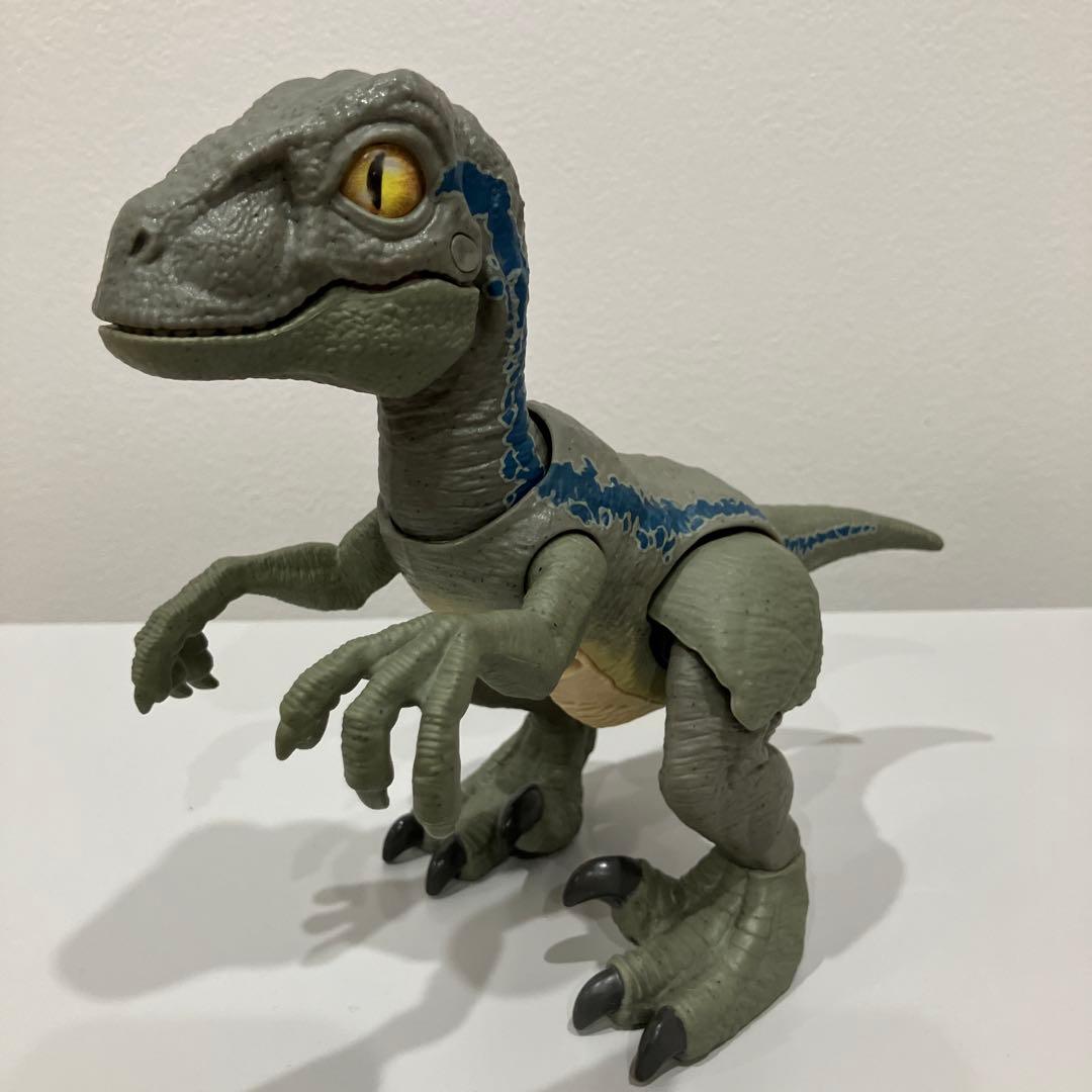 マテル　ジュラシックワールド　サバイバルキャンプ　恐竜フィギュア 8体セット